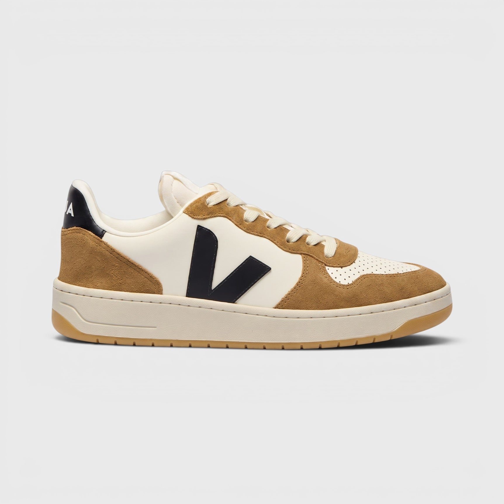 Veja V-10 Leather Pure Black Tent Vi0221444