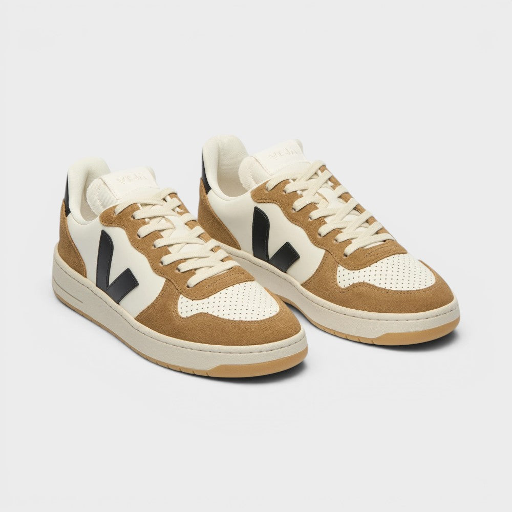 Veja V-10 Leather Pure Black Tent Vi0221444